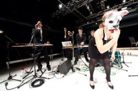 aktionstheater_welche_krise-_01.jpg
