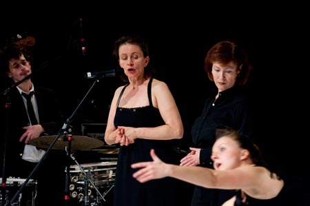 aktionstheater_welche_krise-_13.jpg