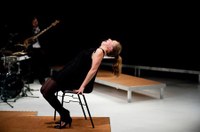 aktionstheater_welche_krise-_15.jpg