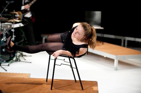 aktionstheater_welche_krise-_18.jpg