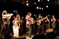 dusa-orchestra_friends_15.jpg