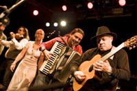 dusa-orchestra_friends_17.jpg