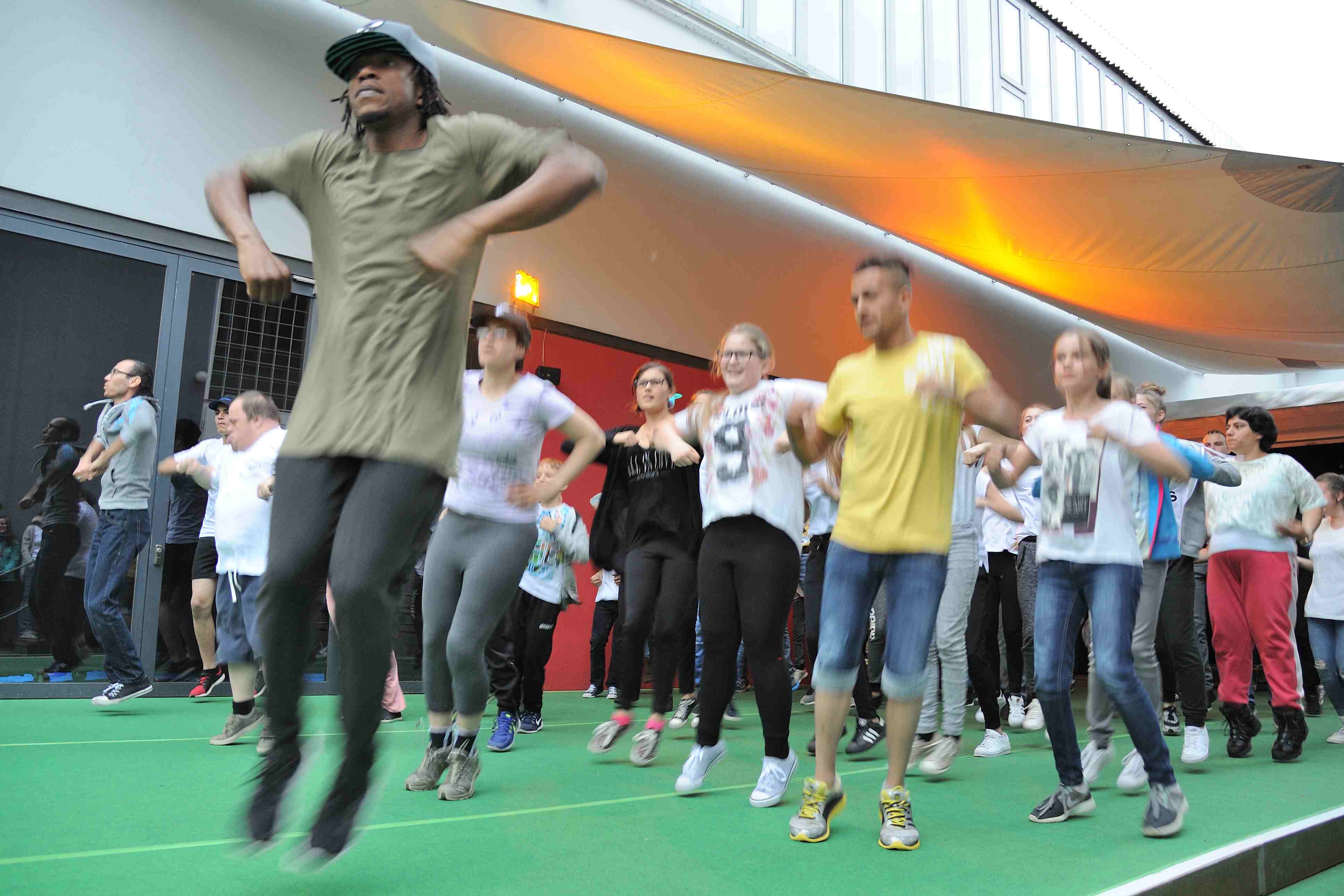 CommunityDance_37.JPG